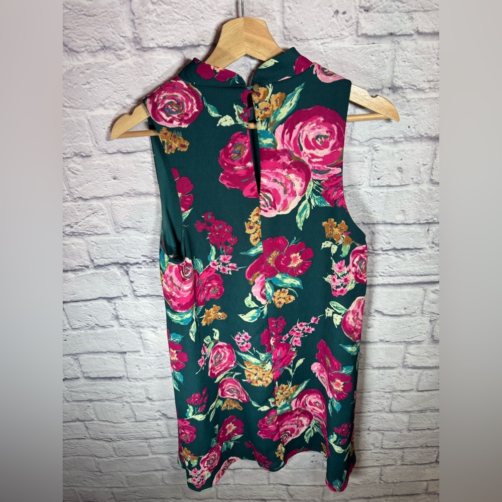 Everly Sleeveless Green and pink‎ Floral dress women’s size medium - Picture 2 of 7